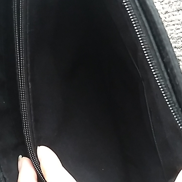 Women's Handbag - Picture 2 of 4